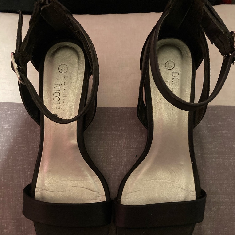 high heels - Picture 2 of 3
